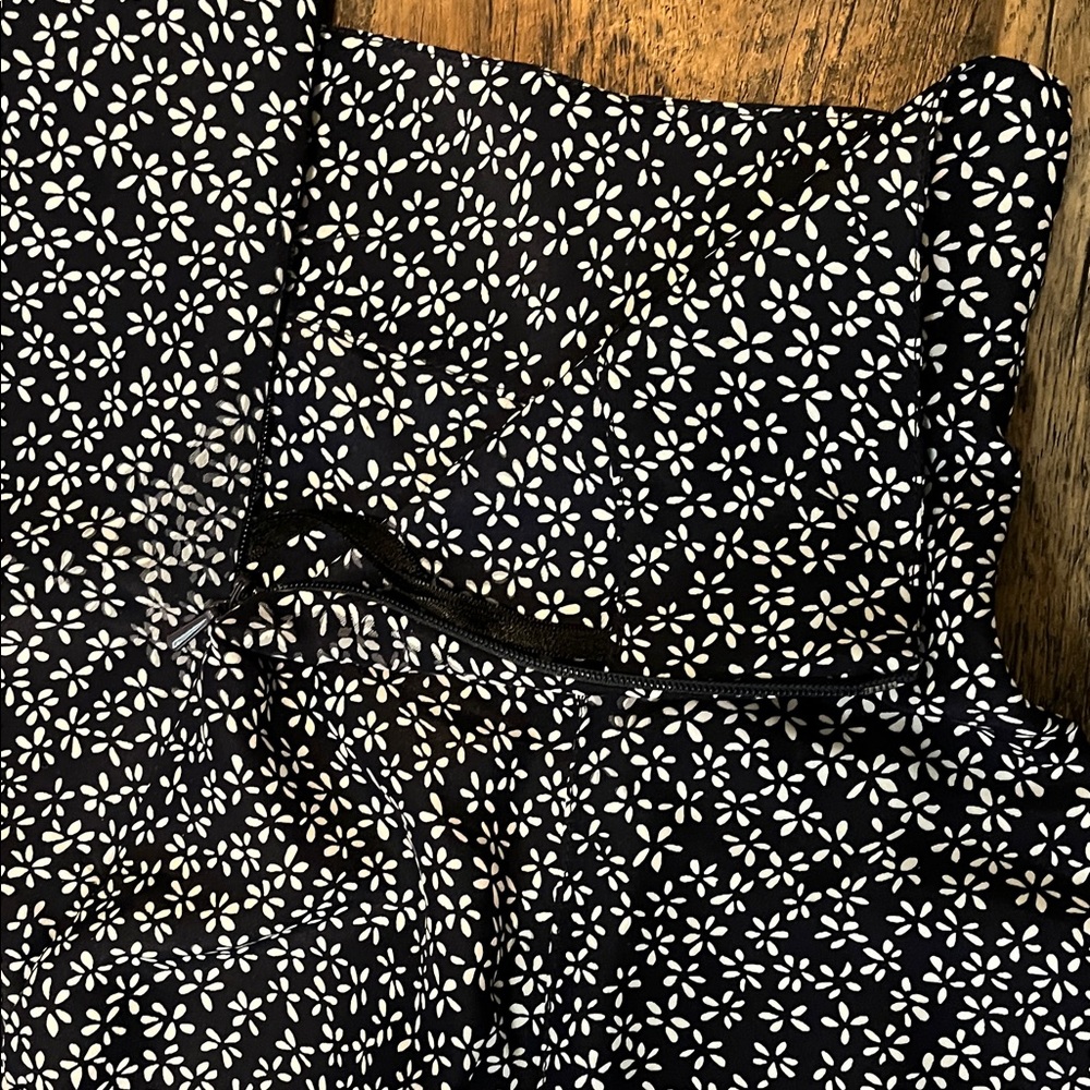 Vintage 90’s y2k Navy and White Floral A-Line Skirt - Picture 6 of 7